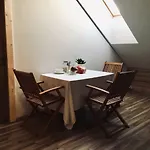 In A Scandinavian Style House Gyvenimas sodyboje *